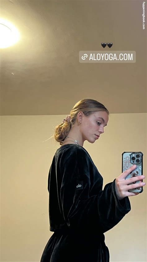 <strong>Anna Shumate</strong> is a rising female TikTok star known for her social media presence and online content. . Anna shumate nude